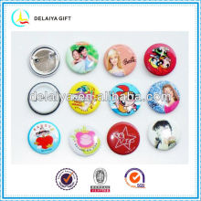 Fashion custom plastic tin badge for promotion